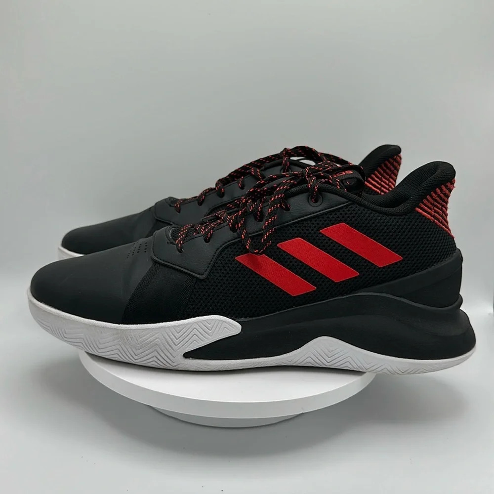 ADIDAS Men’s RunTheGame Basketball Shoes, Size 9, EUC
